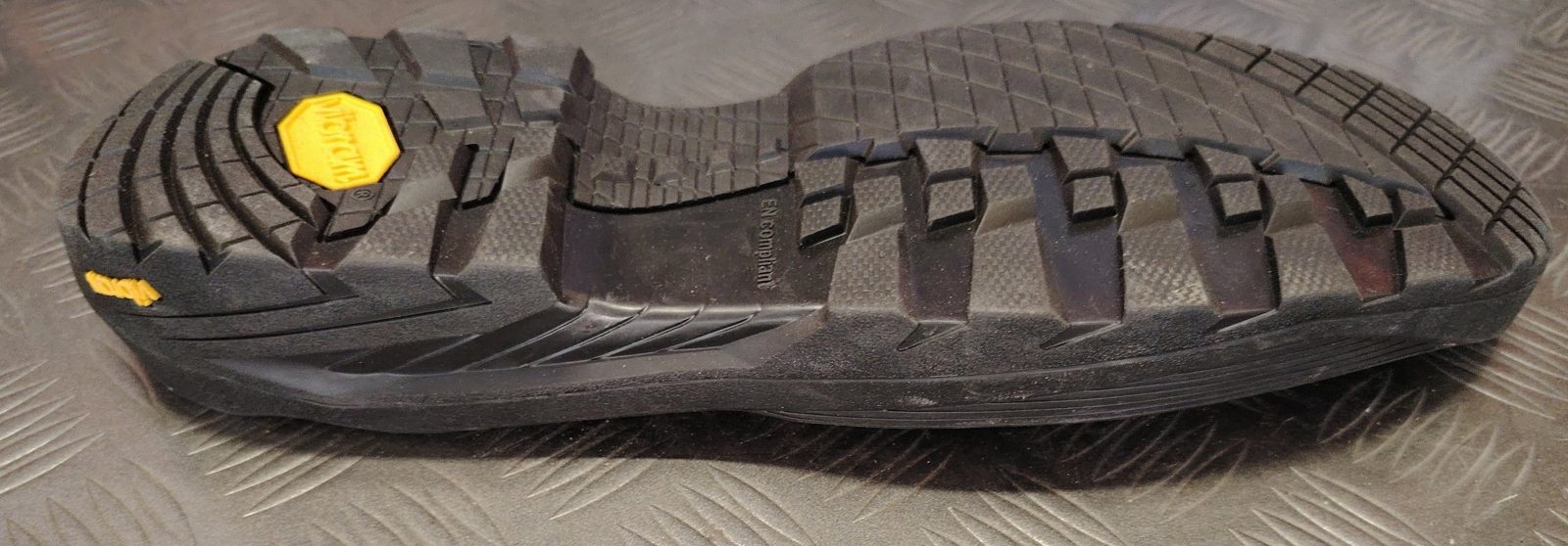 Suola Vibram Quad scatolata, vista di lato